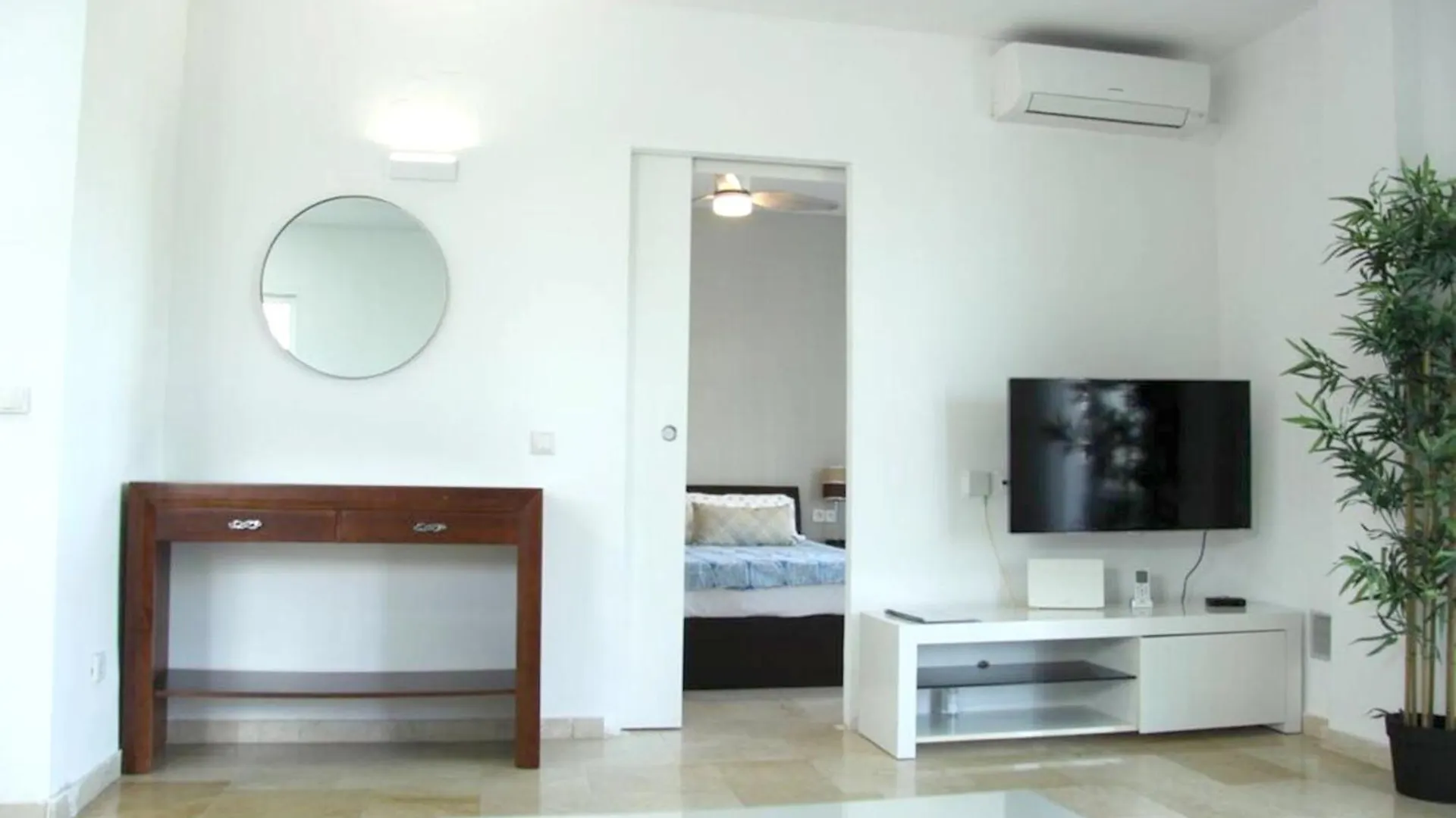 Charming Apartment In Puerto Banus, Marbella, With Pool 0*, Marbella