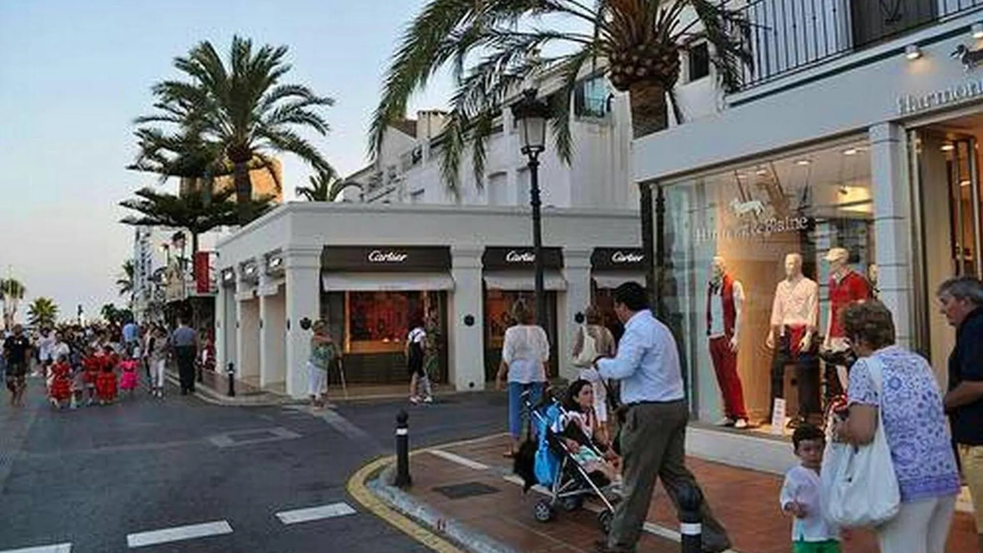 Charming Apartment In Puerto Banus, Marbella, With Pool
