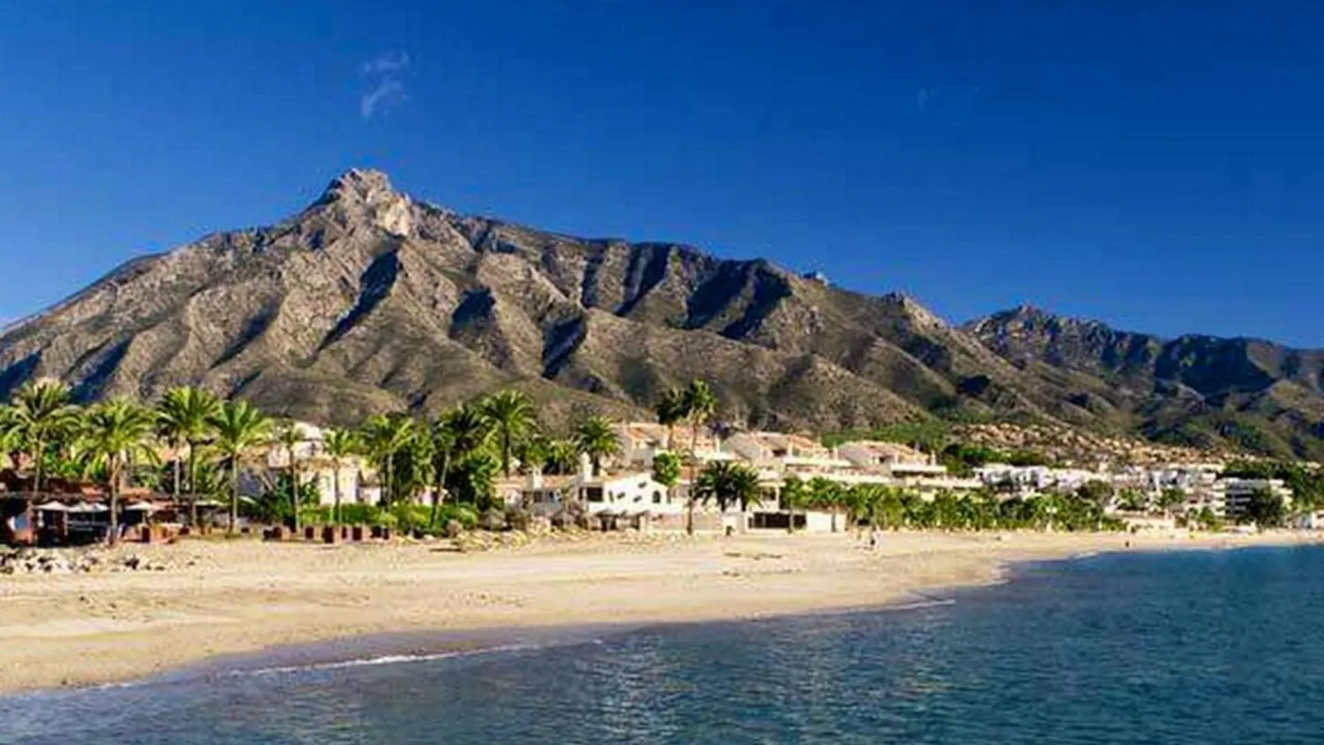 Charming Apartment In Puerto Banus, Marbella, With Pool 0*, Marbella