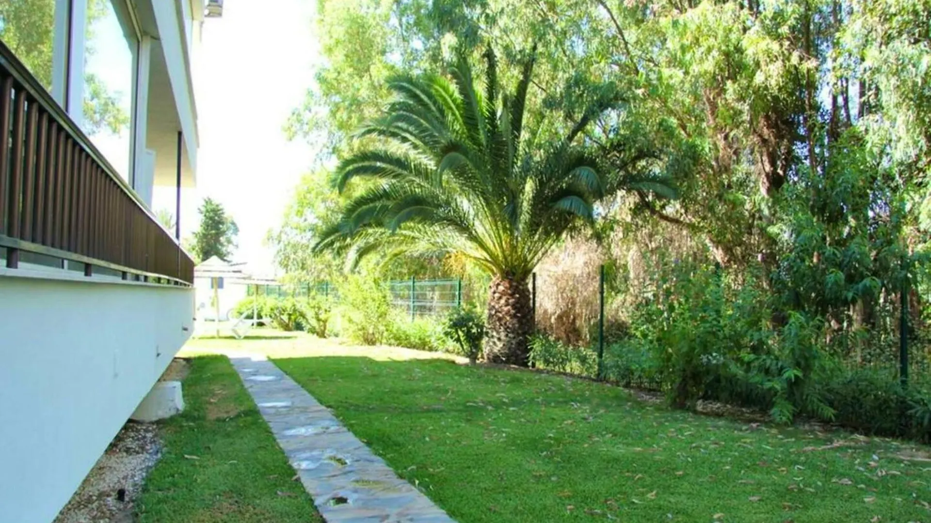 Charming Apartment In Puerto Banus, Marbella, With Pool