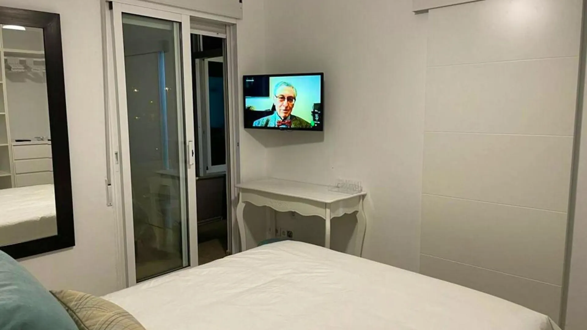 Charming Apartment In Puerto Banus, Marbella, With Pool